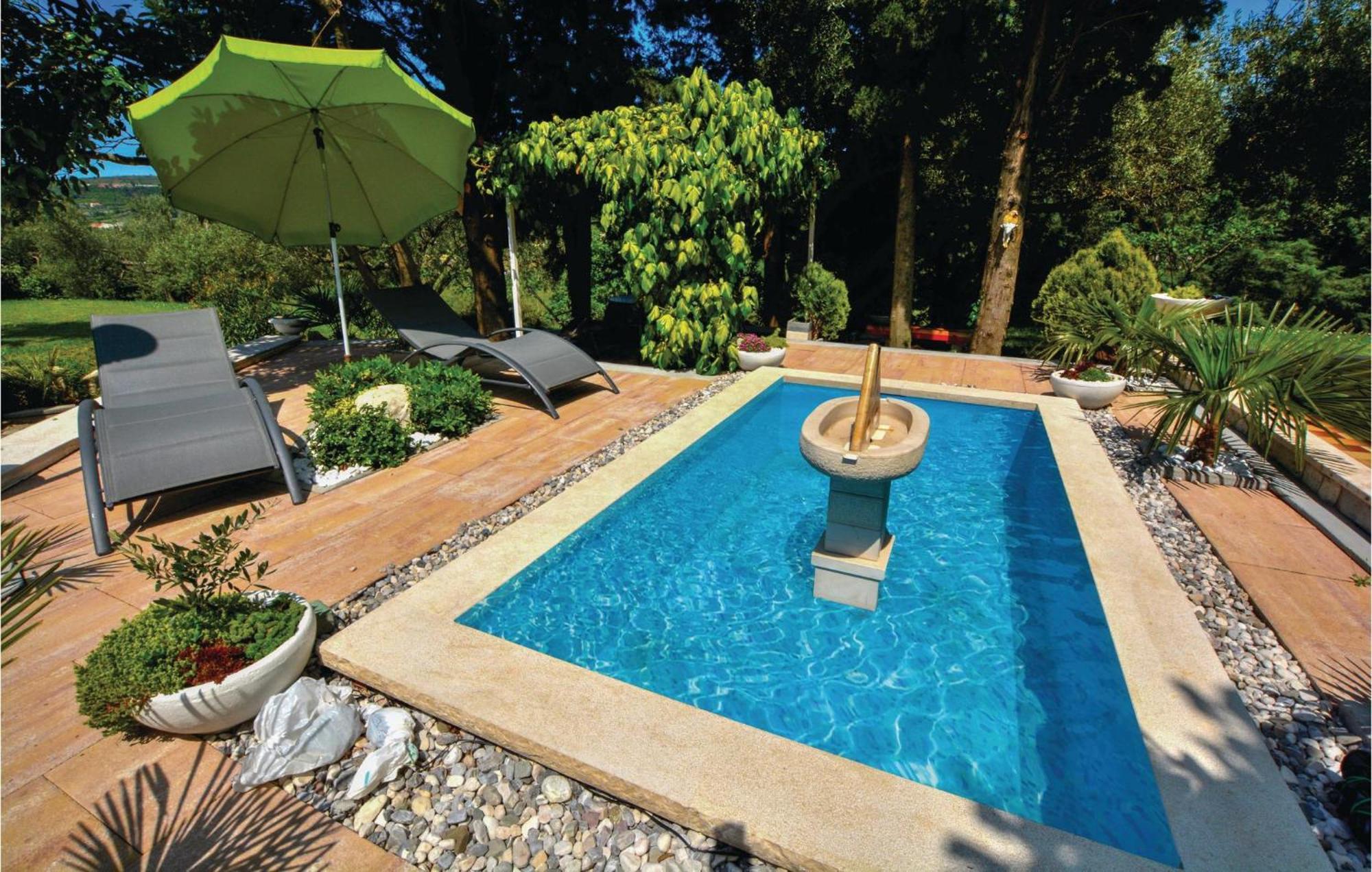 2 Bedroom Awesome Apartment In Portorož Exterior foto